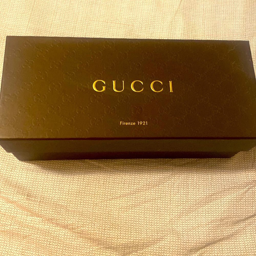 Gucci flats
